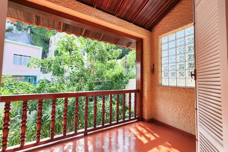 Casa à venda com 230m², 4 quartos e 2 vagasSacada