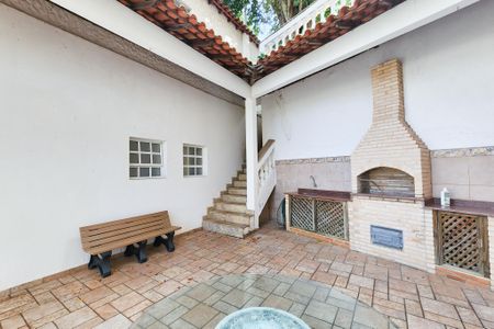 Casa à venda com 230m², 4 quartos e 2 vagasQuintal