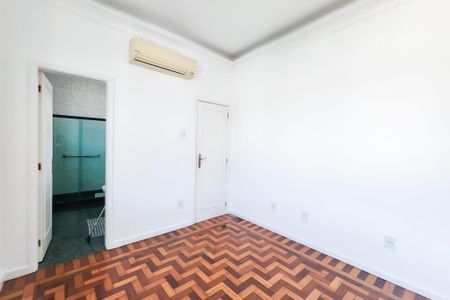 Casa à venda com 230m², 4 quartos e 2 vagasSuite 2