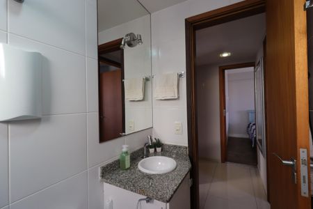Apartamento à venda com 88m², 3 quartos e 2 vagasBanheiro Social