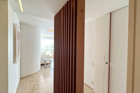 Apartamento à venda com 174m², 3 quartos e 2 vagasEntrada