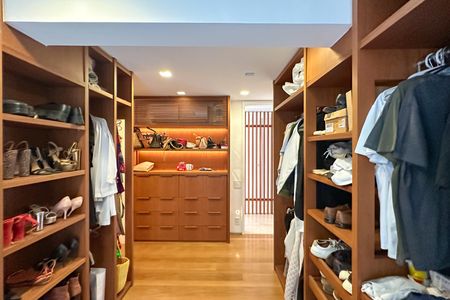 Apartamento à venda com 174m², 3 quartos e 2 vagasCloset Suíte