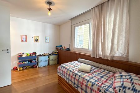 Apartamento à venda com 174m², 3 quartos e 2 vagasQuarto 01