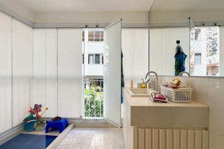 Apartamento à venda com 174m², 3 quartos e 2 vagasBanheiro Social