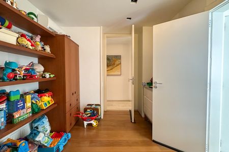 Apartamento à venda com 174m², 3 quartos e 2 vagasQuarto 02