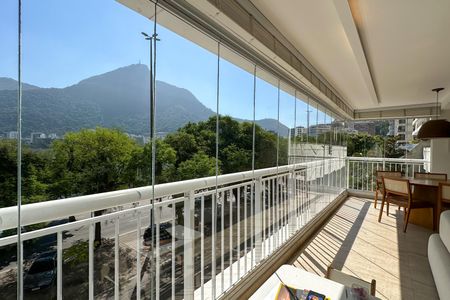 Apartamento à venda com 174m², 3 quartos e 2 vagasVaranda