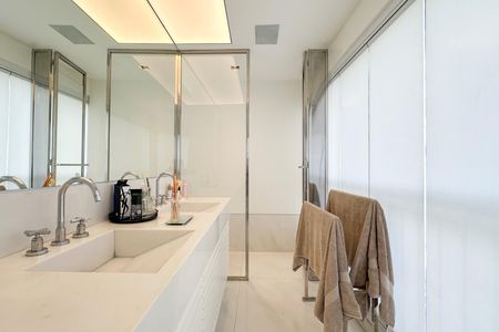 Apartamento à venda com 174m², 3 quartos e 2 vagasBanheiro  Suíte