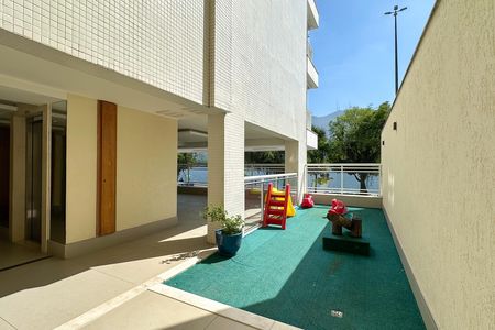 Apartamento à venda com 174m², 3 quartos e 2 vagasÁrea comum - Playground