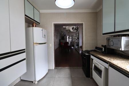 Casa à venda com 300m², 4 quartos e 3 vagasCozinha
