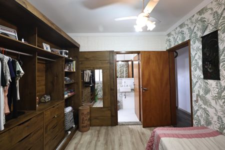 Casa à venda com 300m², 4 quartos e 3 vagasSuíte 2