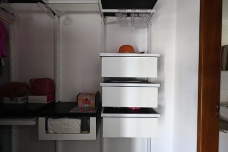 Casa à venda com 300m², 4 quartos e 3 vagasCloset da suíte 1