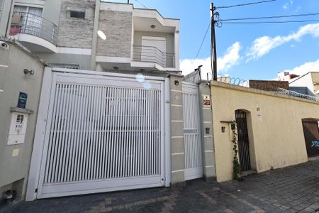 Casa à venda com 300m², 4 quartos e 3 vagasFachada