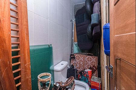 Casa à venda com 320m², 2 quartos e 2 vagasBanheiro Social