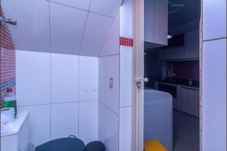 Casa à venda com 320m², 2 quartos e 2 vagasLavabo