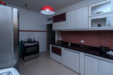 Casa à venda com 320m², 2 quartos e 2 vagasCozinha/Área de Serviço