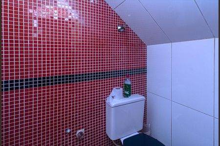 Casa à venda com 320m², 2 quartos e 2 vagasLavabo