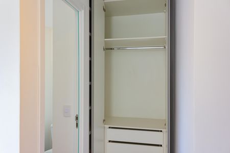 Apartamento para alugar com 38m², 1 quarto e 1 vagaQuarto - Armários