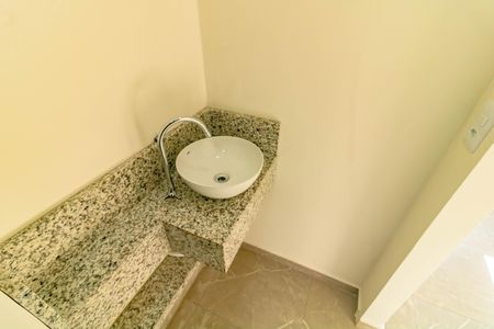 Apartamento à venda com 45m², 2 quartos e sem vaga Apartamento à venda com 45m², 2 quartos e sem vagaBanheiro Social