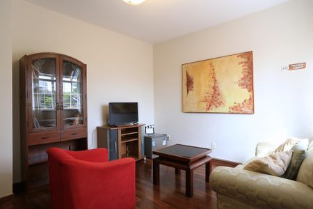 Casa à venda com 417m², 4 quartos e 4 vagas Casa à venda com 417m², 4 quartos e 4 vagasSala 1