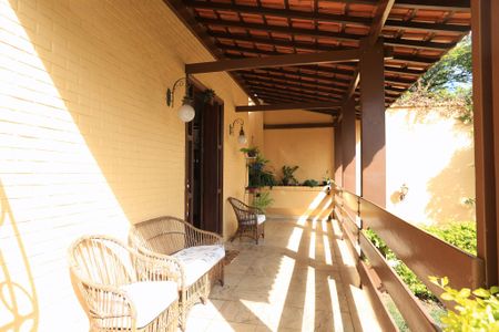 Casa à venda com 417m², 4 quartos e 4 vagas Casa à venda com 417m², 4 quartos e 4 vagasVaranda da Sala