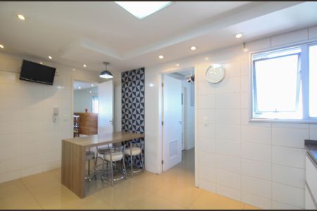 Apartamento para alugar com 178m², 3 quartos e 3 vagas Apartamento para alugar com 178m², 3 quartos e 3 vagasCozinha