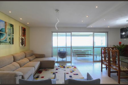 Apartamento para alugar com 178m², 3 quartos e 3 vagas Apartamento para alugar com 178m², 3 quartos e 3 vagasSala