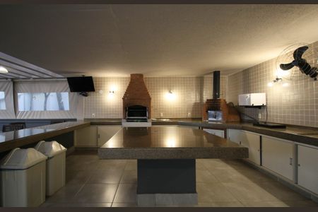 Apartamento para alugar com 178m², 3 quartos e 3 vagas Apartamento para alugar com 178m², 3 quartos e 3 vagasÁrea comum - Churrasqueira