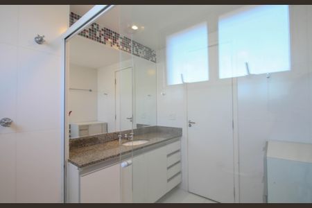 Apartamento para alugar com 178m², 3 quartos e 3 vagas Apartamento para alugar com 178m², 3 quartos e 3 vagasBanheiro Suíte 1