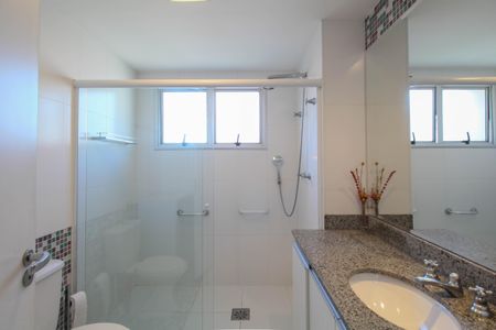 Apartamento para alugar com 178m², 3 quartos e 3 vagas Apartamento para alugar com 178m², 3 quartos e 3 vagasBanheiro /Suíte 1