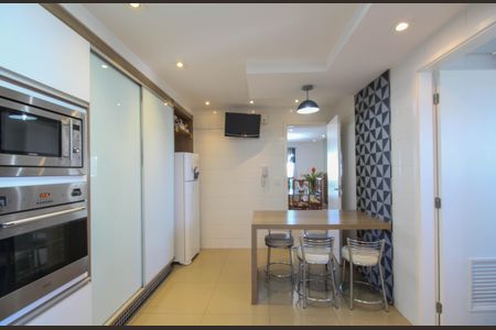 Apartamento para alugar com 178m², 3 quartos e 3 vagas Apartamento para alugar com 178m², 3 quartos e 3 vagasCozinha