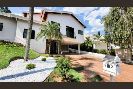 Casa de condomínio para alugar com 410m², 5 quartos e 6 vagas Casa de condomínio para alugar com 410m², 5 quartos e 6 vagasFachada