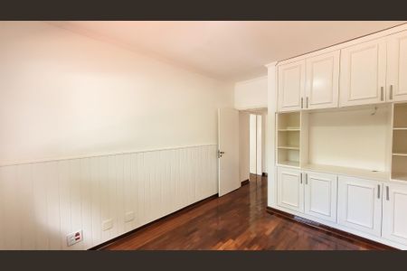 Casa de condomínio para alugar com 410m², 5 quartos e 6 vagas Casa de condomínio para alugar com 410m², 5 quartos e 6 vagasQuarto 2