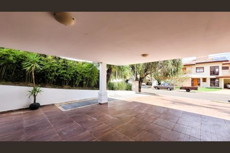 Casa de condomínio para alugar com 410m², 5 quartos e 6 vagas Casa de condomínio para alugar com 410m², 5 quartos e 6 vagasGaragem