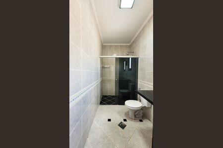 Casa de condomínio para alugar com 410m², 5 quartos e 6 vagas Casa de condomínio para alugar com 410m², 5 quartos e 6 vagasBanheiro Suíte 1