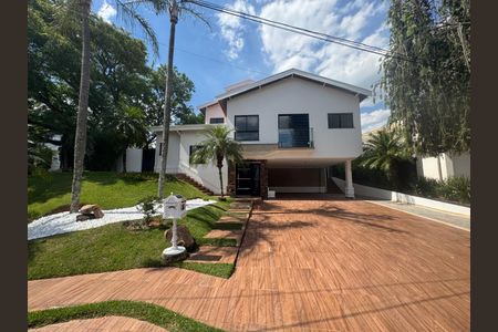 Casa de condomínio para alugar com 410m², 5 quartos e 6 vagas Casa de condomínio para alugar com 410m², 5 quartos e 6 vagasFachada