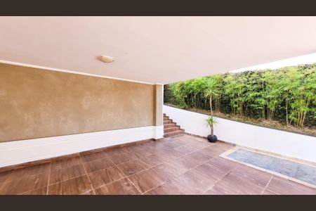 Casa de condomínio para alugar com 410m², 5 quartos e 6 vagas Casa de condomínio para alugar com 410m², 5 quartos e 6 vagasGaragem