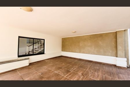 Casa de condomínio para alugar com 410m², 5 quartos e 6 vagas Casa de condomínio para alugar com 410m², 5 quartos e 6 vagasGaragem