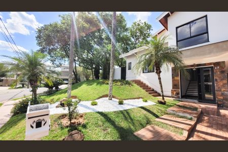 Casa de condomínio para alugar com 410m², 5 quartos e 6 vagas Casa de condomínio para alugar com 410m², 5 quartos e 6 vagasFachada