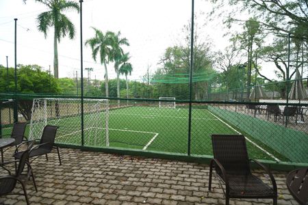 Casa de condomínio para alugar com 410m², 5 quartos e 6 vagasCampo de Futebol