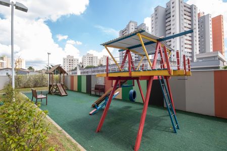 Apartamento à venda com 49m², 2 quartos e 1 vaga Apartamento à venda com 49m², 2 quartos e 1 vagaÁrea comum - Playground