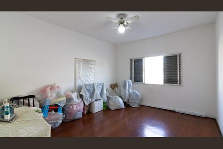 Casa à venda com 132m², 3 quartos e 2 vagasSuíte