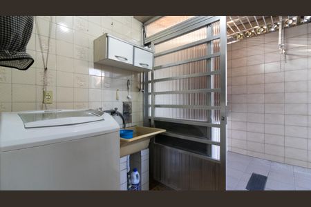 Casa à venda com 132m², 3 quartos e 2 vagasÁrea de Serviço