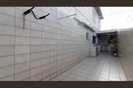 Casa à venda com 132m², 3 quartos e 2 vagasCorredor