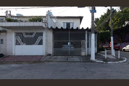 Casa à venda com 132m², 3 quartos e 2 vagasFachada