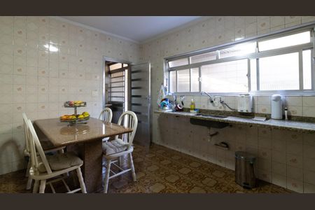 Casa à venda com 132m², 3 quartos e 2 vagasCozinha