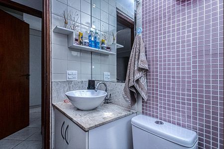 Apartamento à venda com 63m², 2 quartos e 1 vagaBanheiro Social