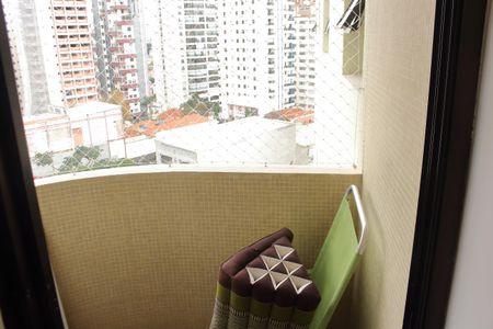 Apartamento à venda com 106m², 3 quartos e 2 vagasVaranda Quarto 2