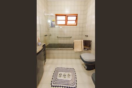 Casa à venda com 700m², 4 quartos e 3 vagasBanheiro suíte