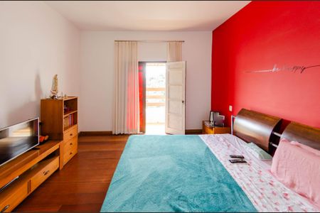 Casa à venda com 700m², 4 quartos e 3 vagasSuíte