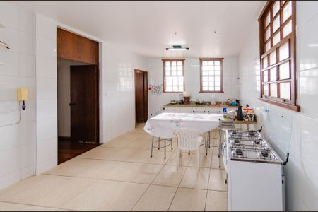 Casa à venda com 700m², 4 quartos e 3 vagasCozinha